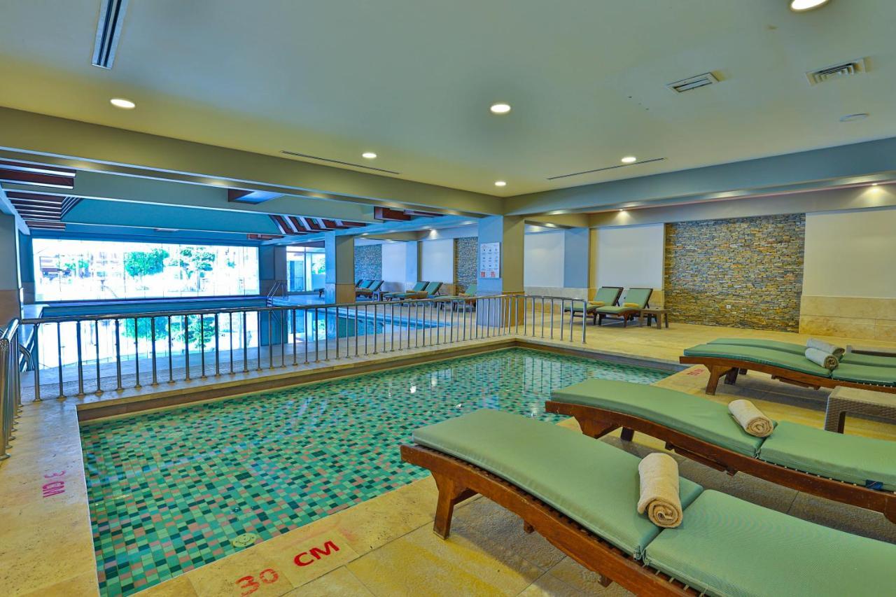 Crystal Family Resort & Spa Belek Bagian luar foto