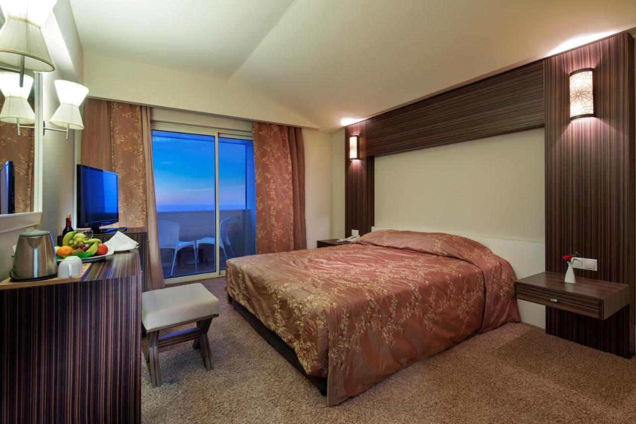 Crystal Family Resort & Spa Belek Bagian luar foto